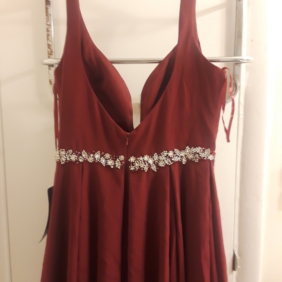 Deep red prom dress - Picture 3 of 4